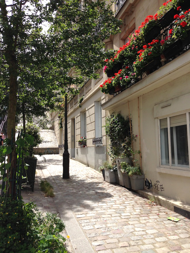 allee-fleurie-montmartre