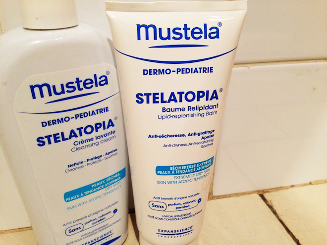 baume relipidant Stelatopia de Mustela